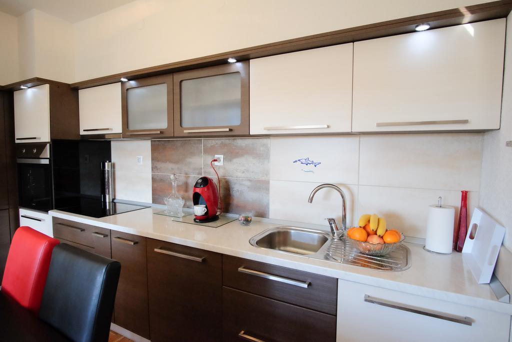 Apartments Lovori-Lorbe Требине Екстериор снимка