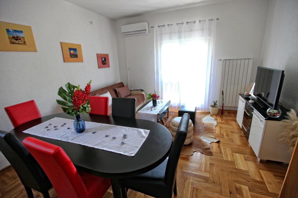 Apartments Lovori-Lorbe Требине Екстериор снимка